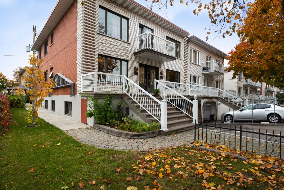 Triplex - 2 Bedrooms each